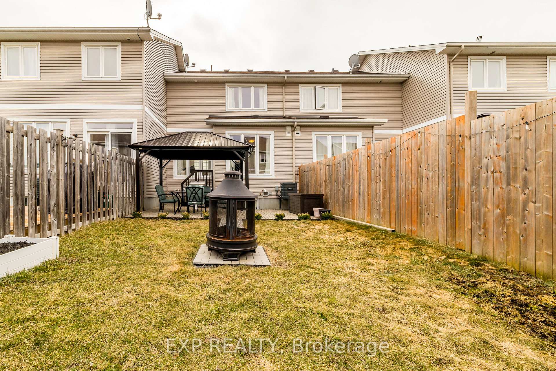 Photo 33 of 24 Desmond Trudeau Drive, Arnprior — HOMEH