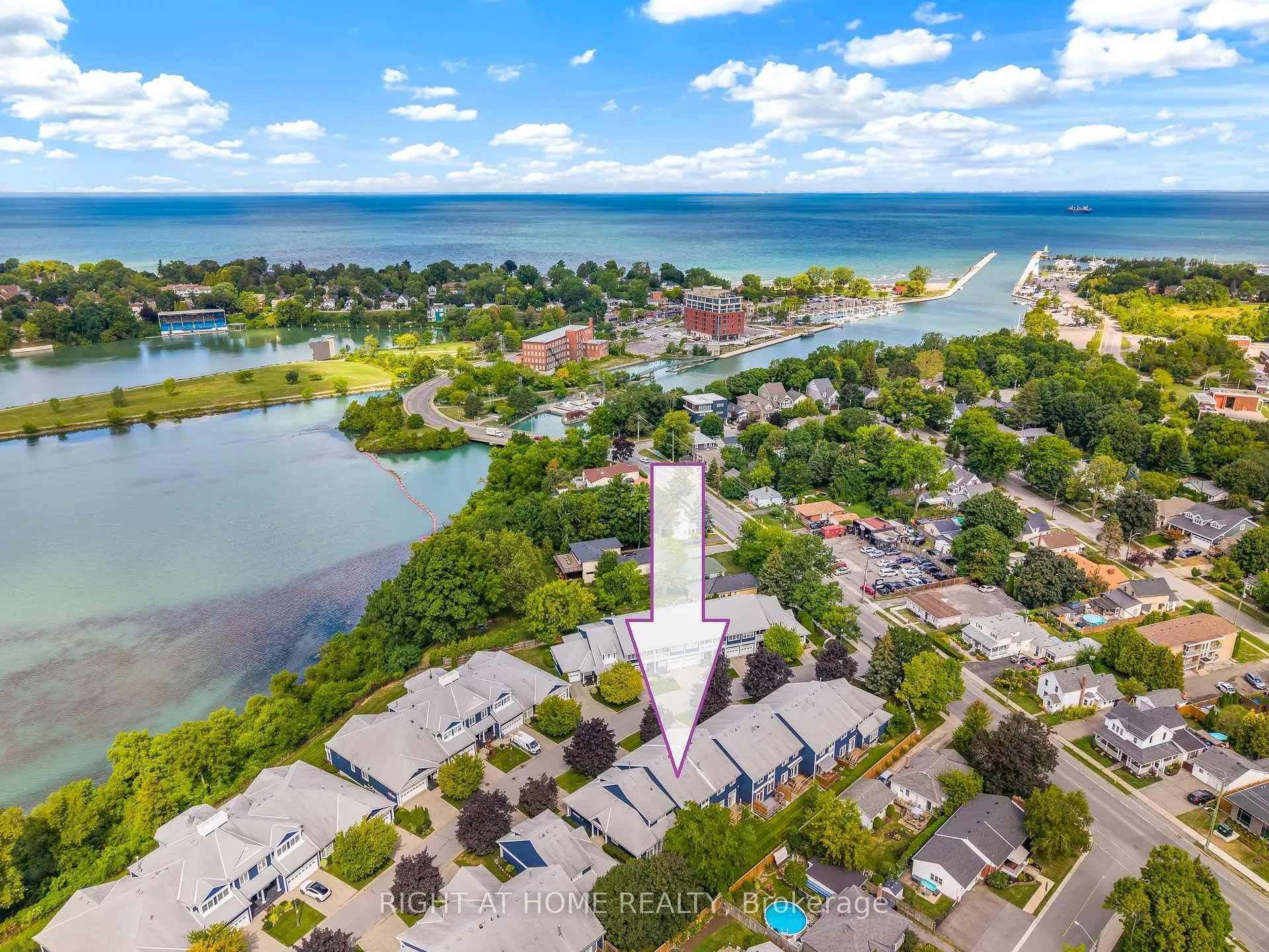 Photo 2 of Unit 33, 88 Lakeport Road, St. Catharines, Port Dalhousie — HOMEH