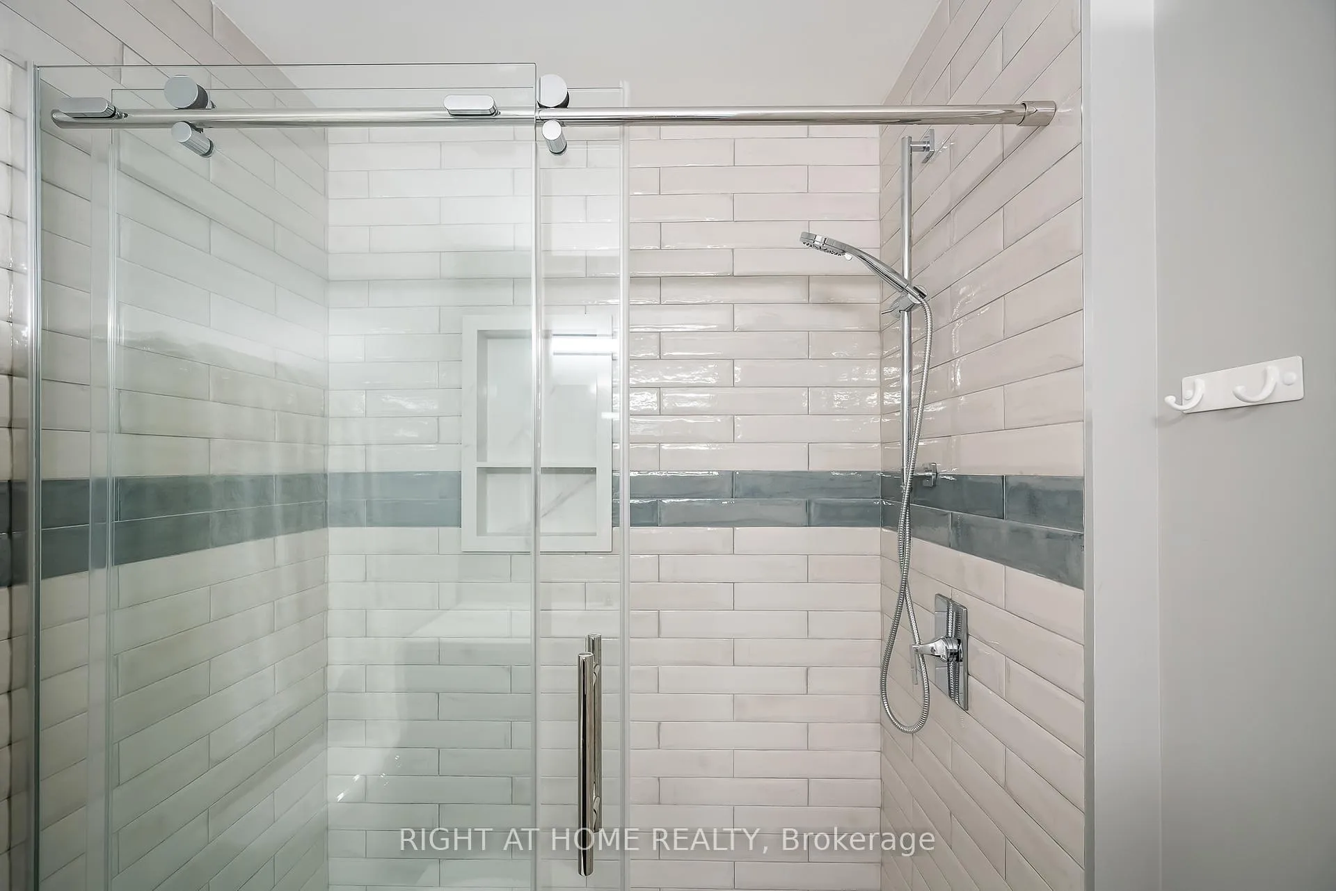 Photo 28 of Unit 33, 88 Lakeport Road, St. Catharines, Port Dalhousie — HOMEH