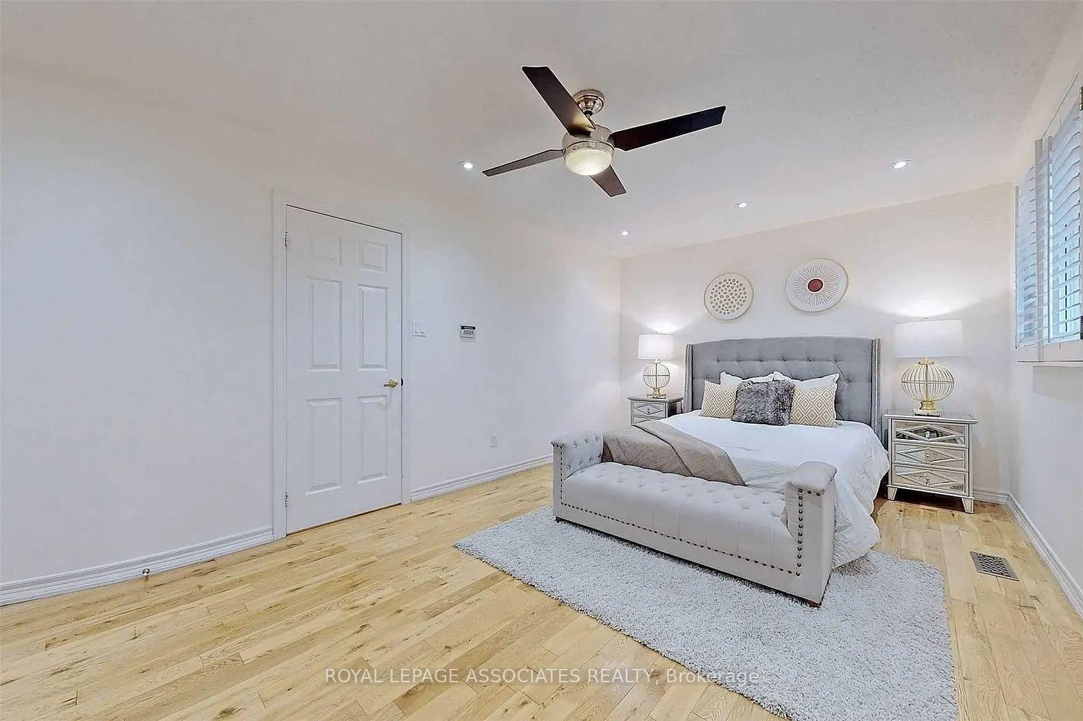 Photo 4 of Unit Upper, 44 Alpine Crescent, Richmond Hill, Rouge Woods — HOMEH