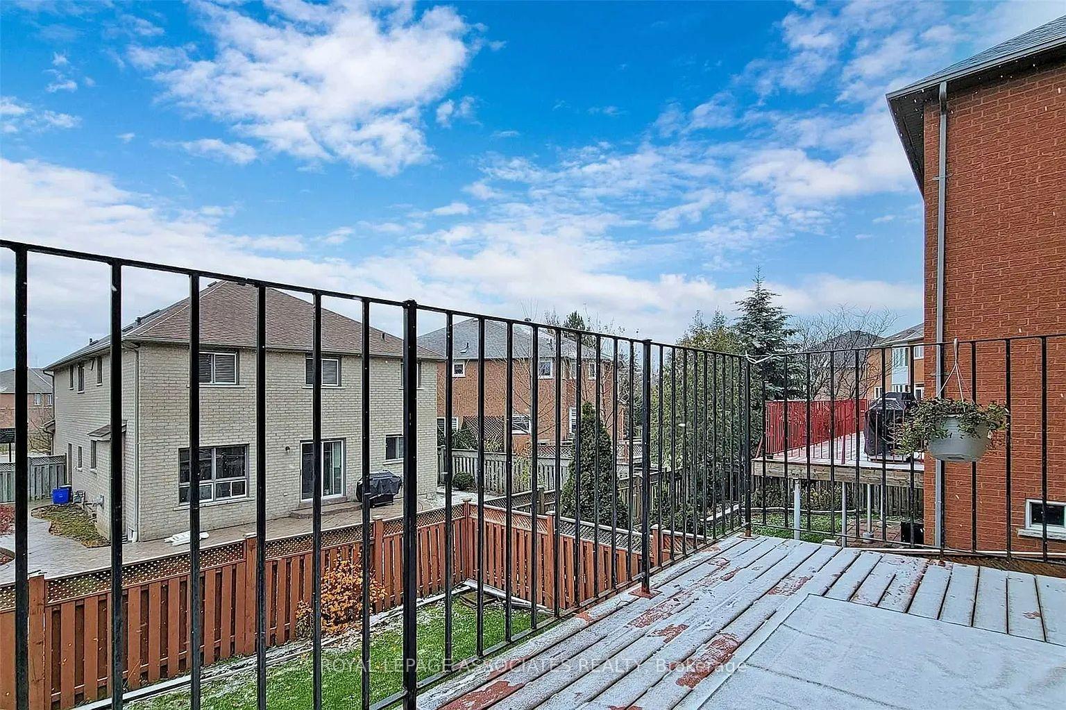 Photo 8 of Unit Upper, 44 Alpine Crescent, Richmond Hill, Rouge Woods — HOMEH