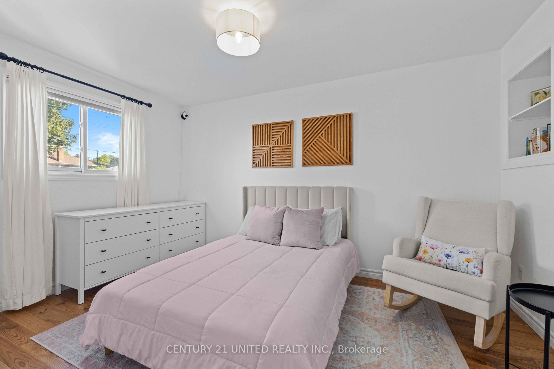 Photo 15 of 392 Wellington Street, Peterborough, Northcrest Ward 5 — HOMEH