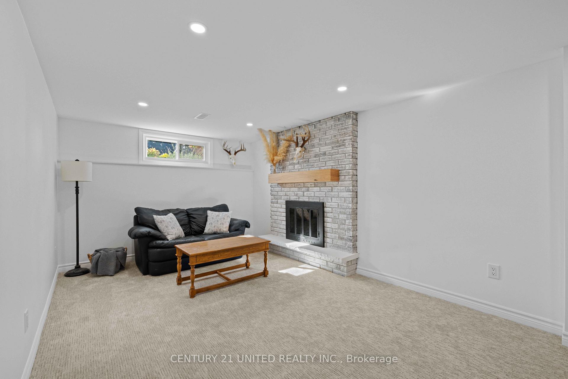 Photo 18 of 392 Wellington Street, Peterborough, Northcrest Ward 5 — HOMEH