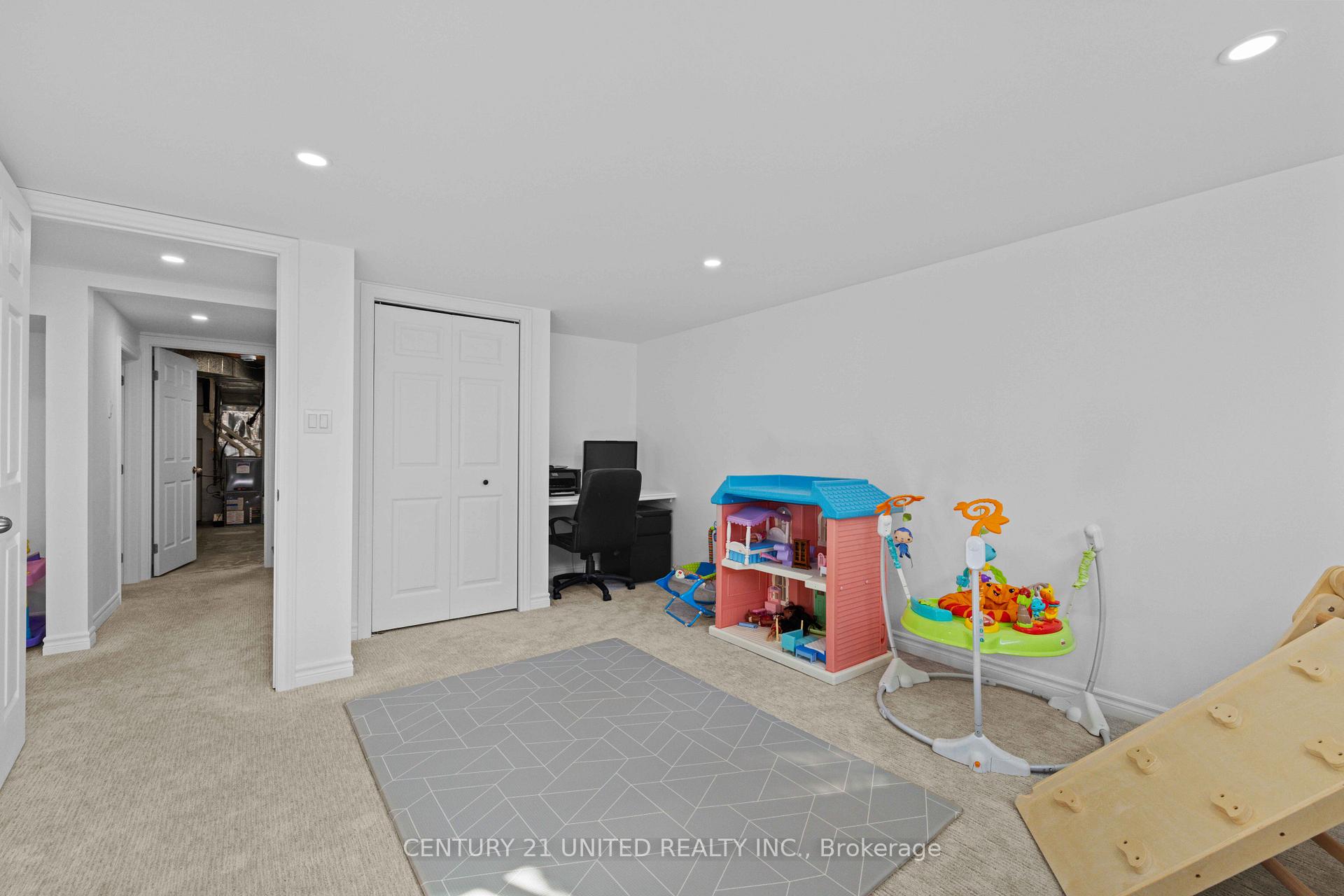 Photo 20 of 392 Wellington Street, Peterborough, Northcrest Ward 5 — HOMEH