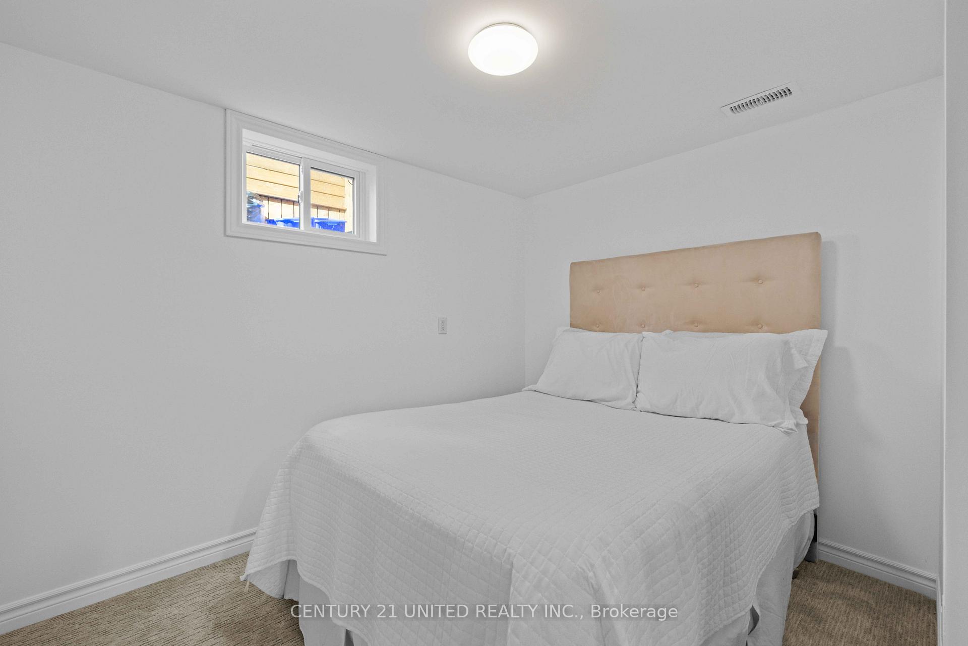 Photo 22 of 392 Wellington Street, Peterborough, Northcrest Ward 5 — HOMEH