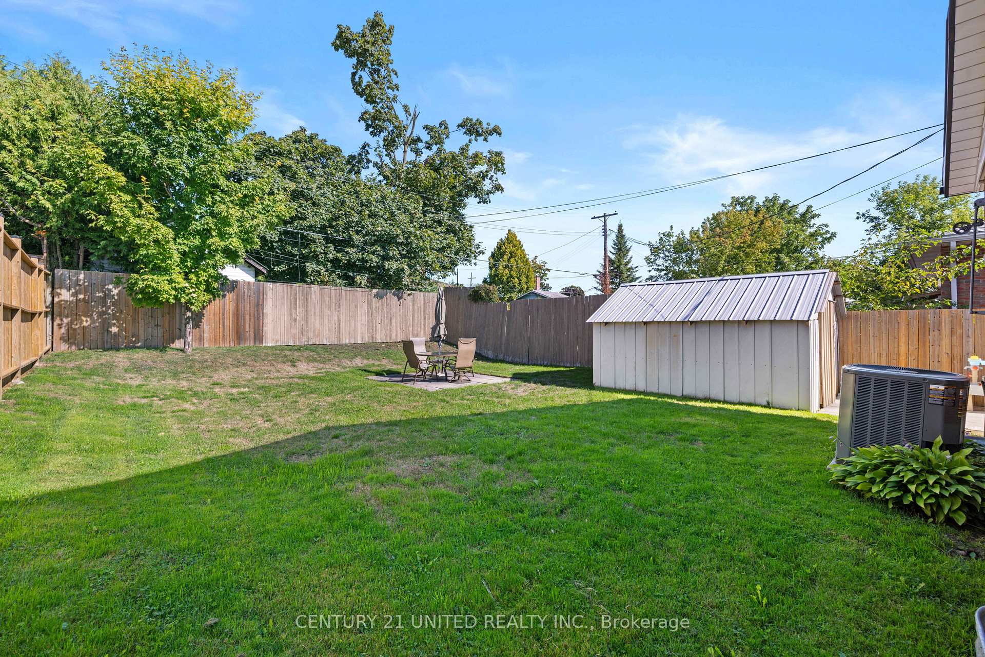 Photo 28 of 392 Wellington Street, Peterborough, Northcrest Ward 5 — HOMEH
