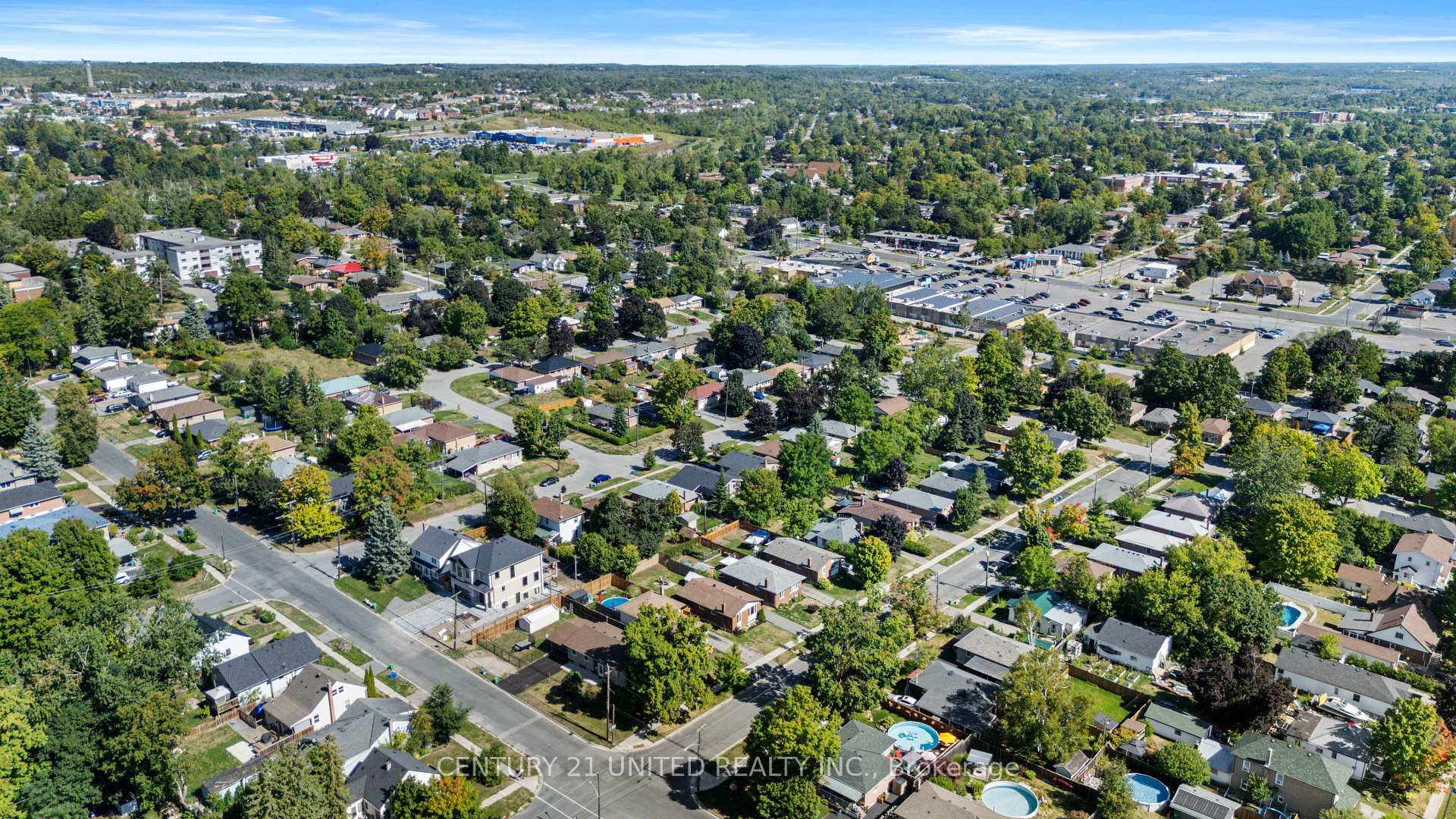 Photo 32 of 392 Wellington Street, Peterborough, Northcrest Ward 5 — HOMEH