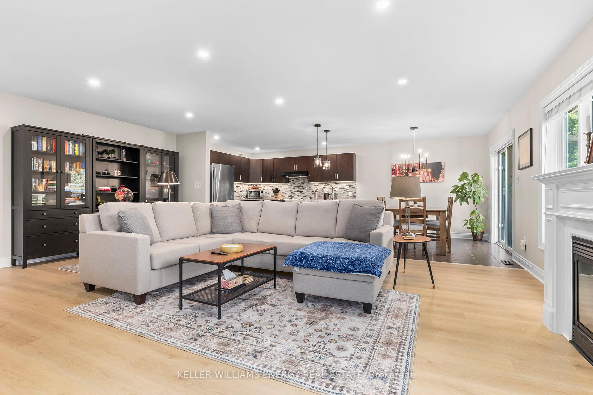 Photo 8 of 104 Bowen Drive, Peterborough, Northcrest Ward 5 — HOMEH