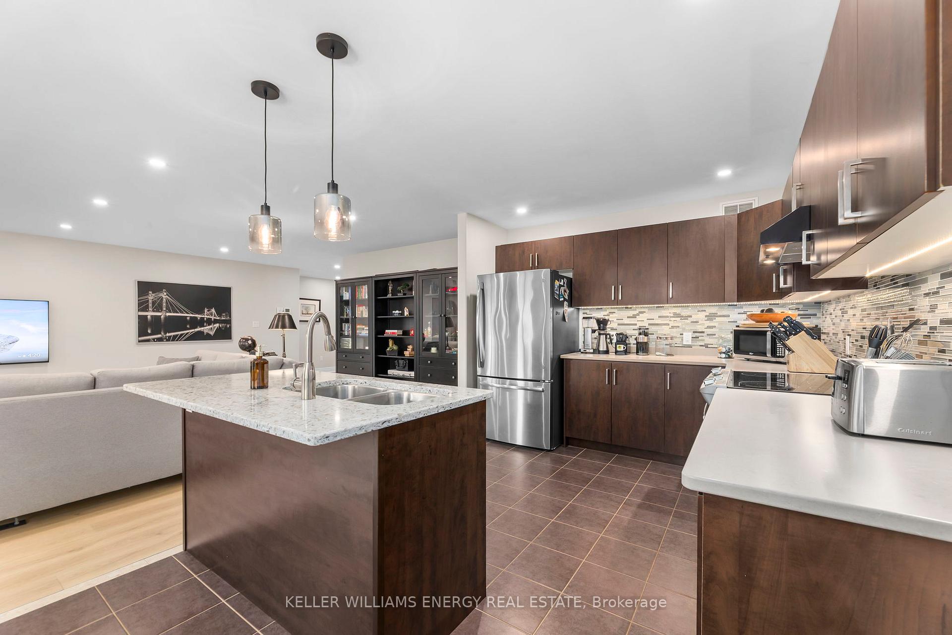 Photo 11 of 104 Bowen Drive, Peterborough, Northcrest Ward 5 — HOMEH