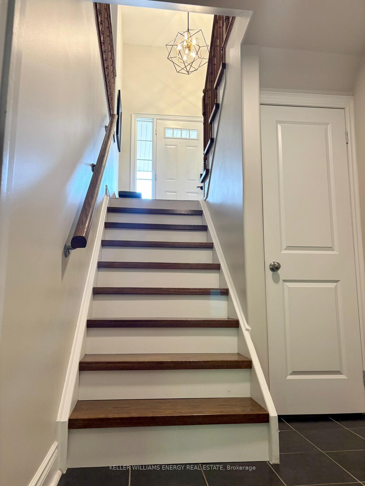 Photo 21 of 104 Bowen Drive, Peterborough, Northcrest Ward 5 — HOMEH