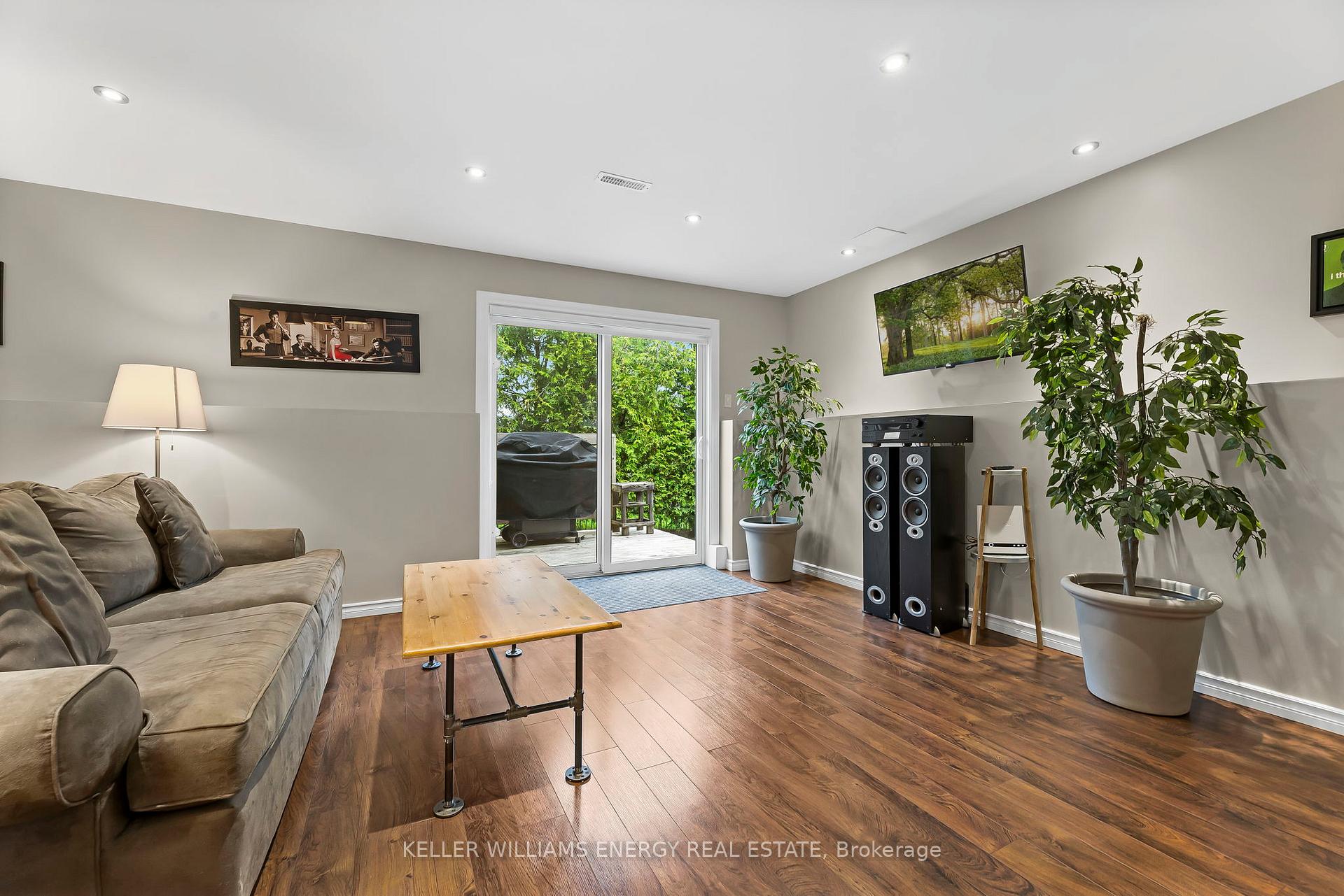 Photo 22 of 104 Bowen Drive, Peterborough, Northcrest Ward 5 — HOMEH