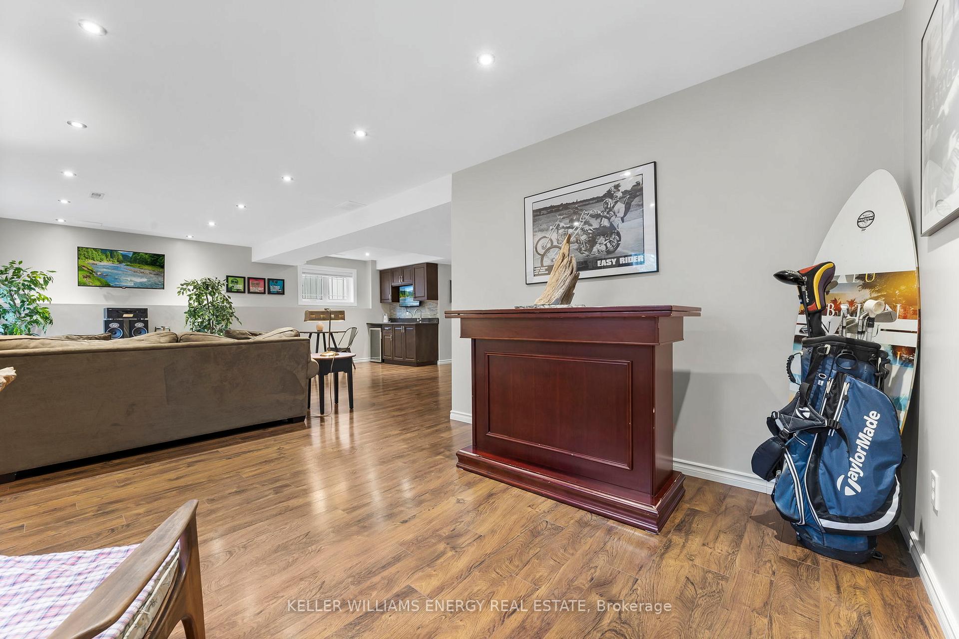 Photo 25 of 104 Bowen Drive, Peterborough, Northcrest Ward 5 — HOMEH