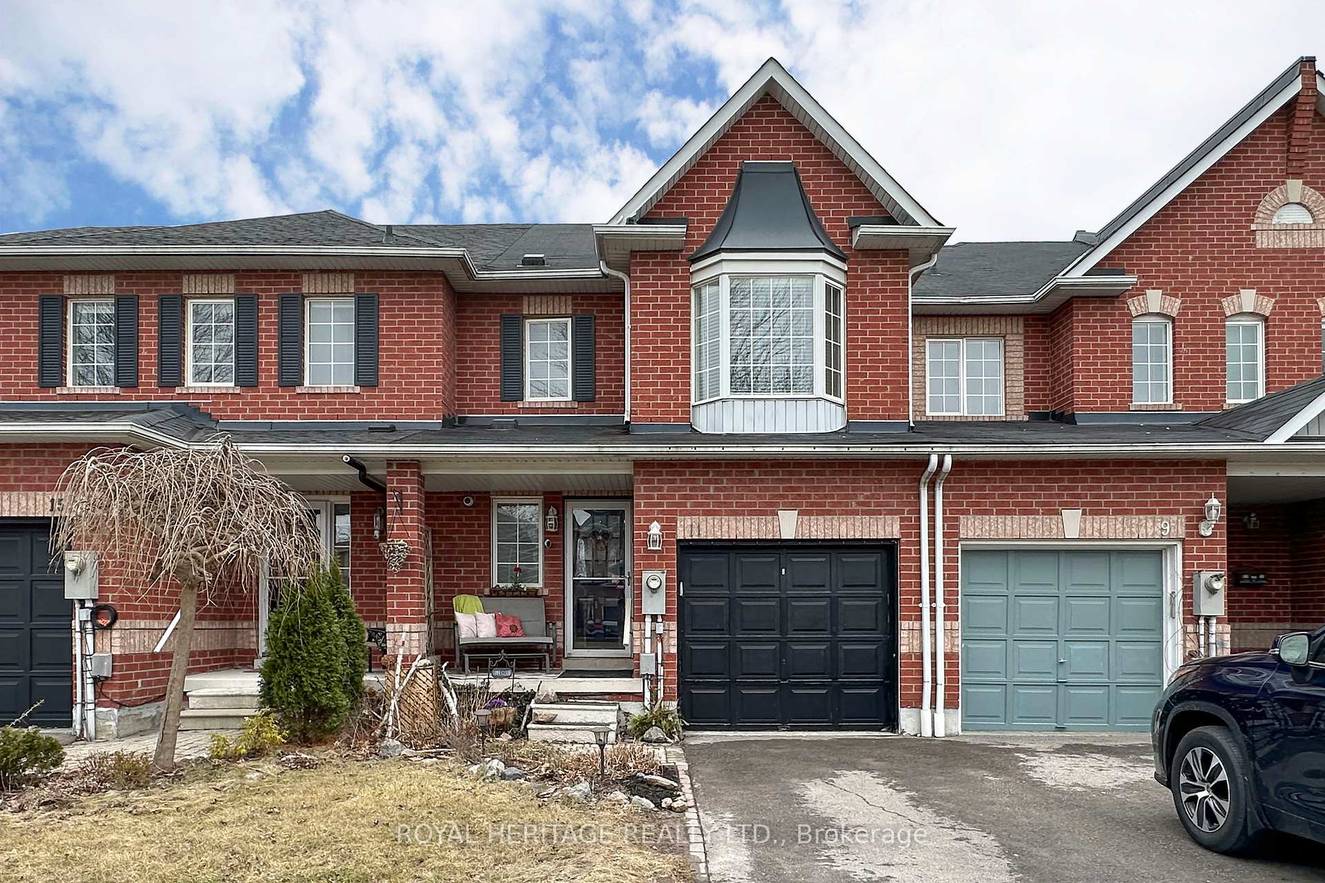 Photo 1 of 11 Threadgold Court, Whitby, Lynde Creek — HOMEH