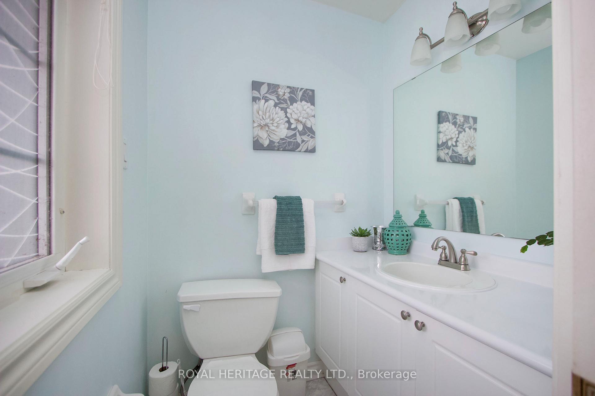 Photo 4 of 11 Threadgold Court, Whitby, Lynde Creek — HOMEH