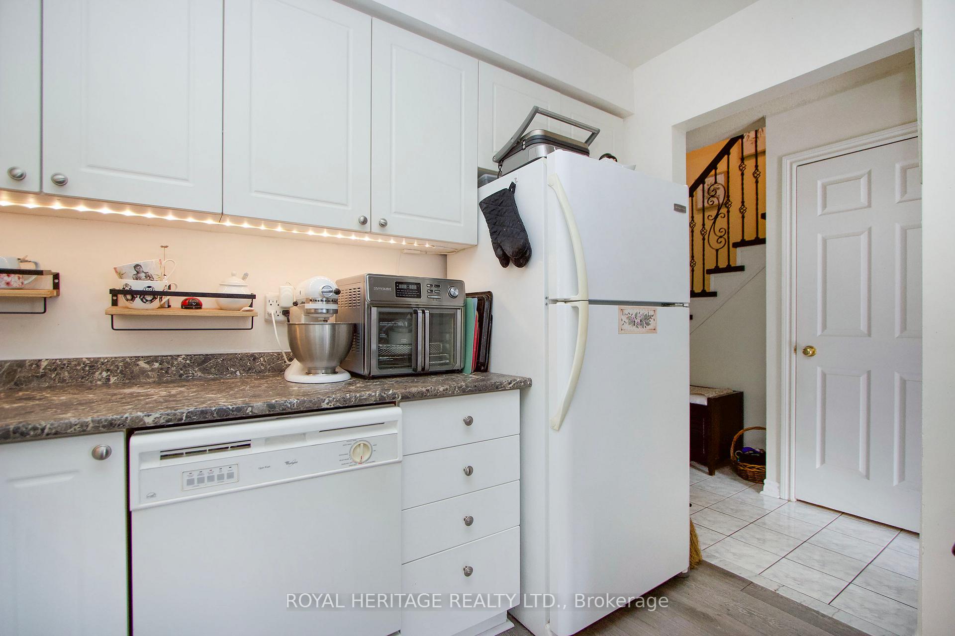 Photo 5 of 11 Threadgold Court, Whitby, Lynde Creek — HOMEH