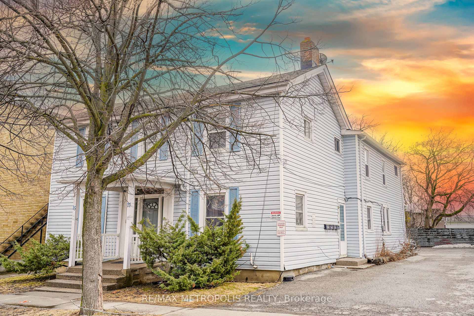Front of 15-17 Lloyd Street