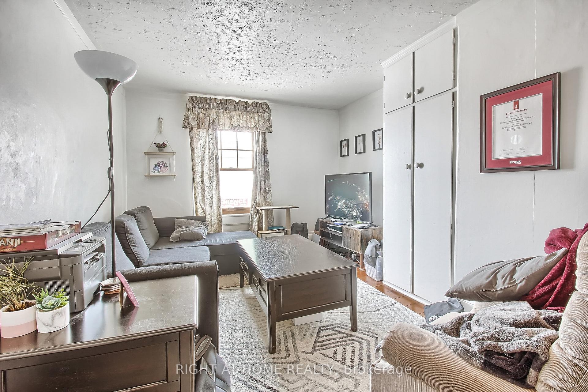 Photo 20 of 17 Wellington Street E, Aurora, Aurora Village — HOMEH