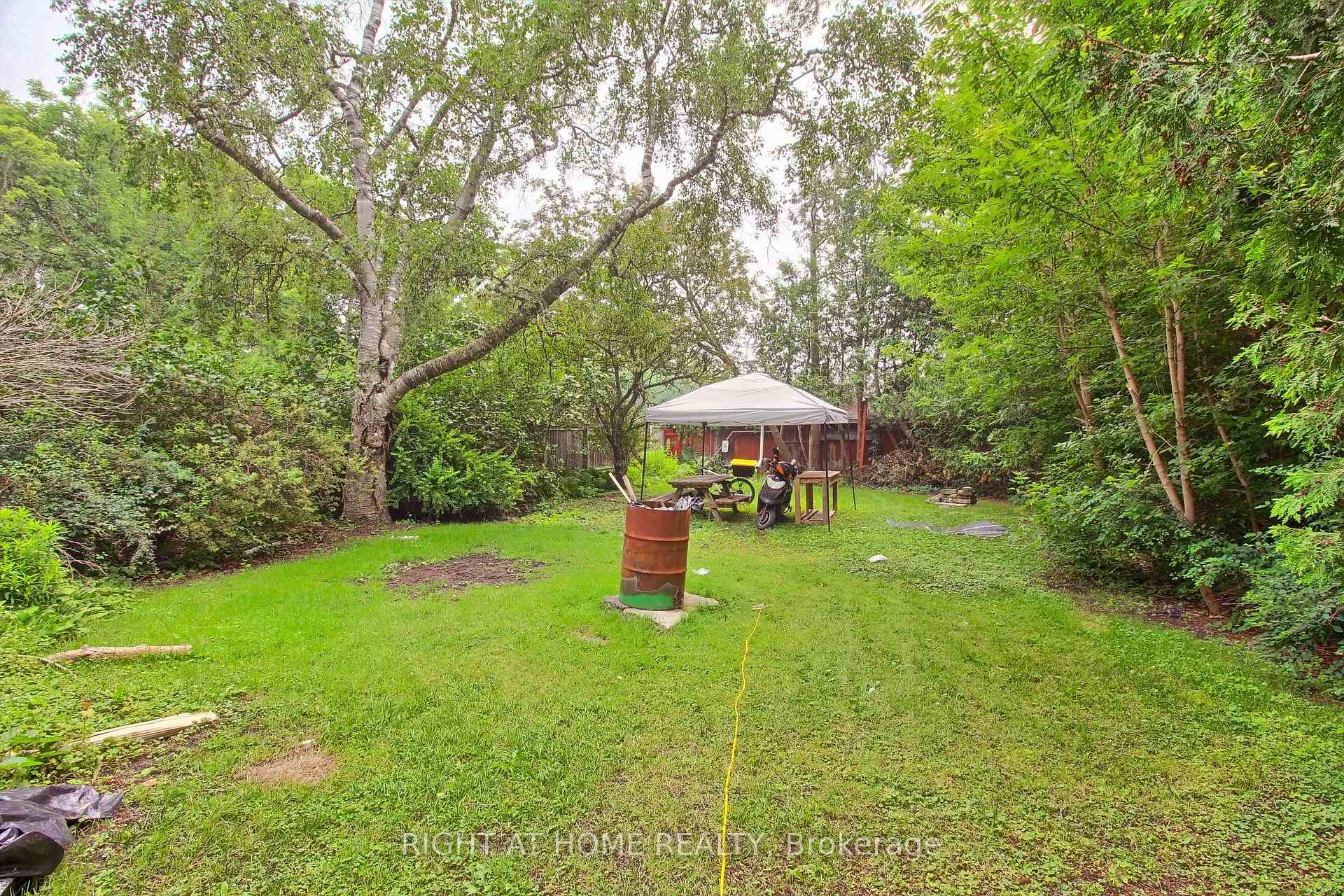 Photo 25 of 17 Wellington Street E, Aurora, Aurora Village — HOMEH