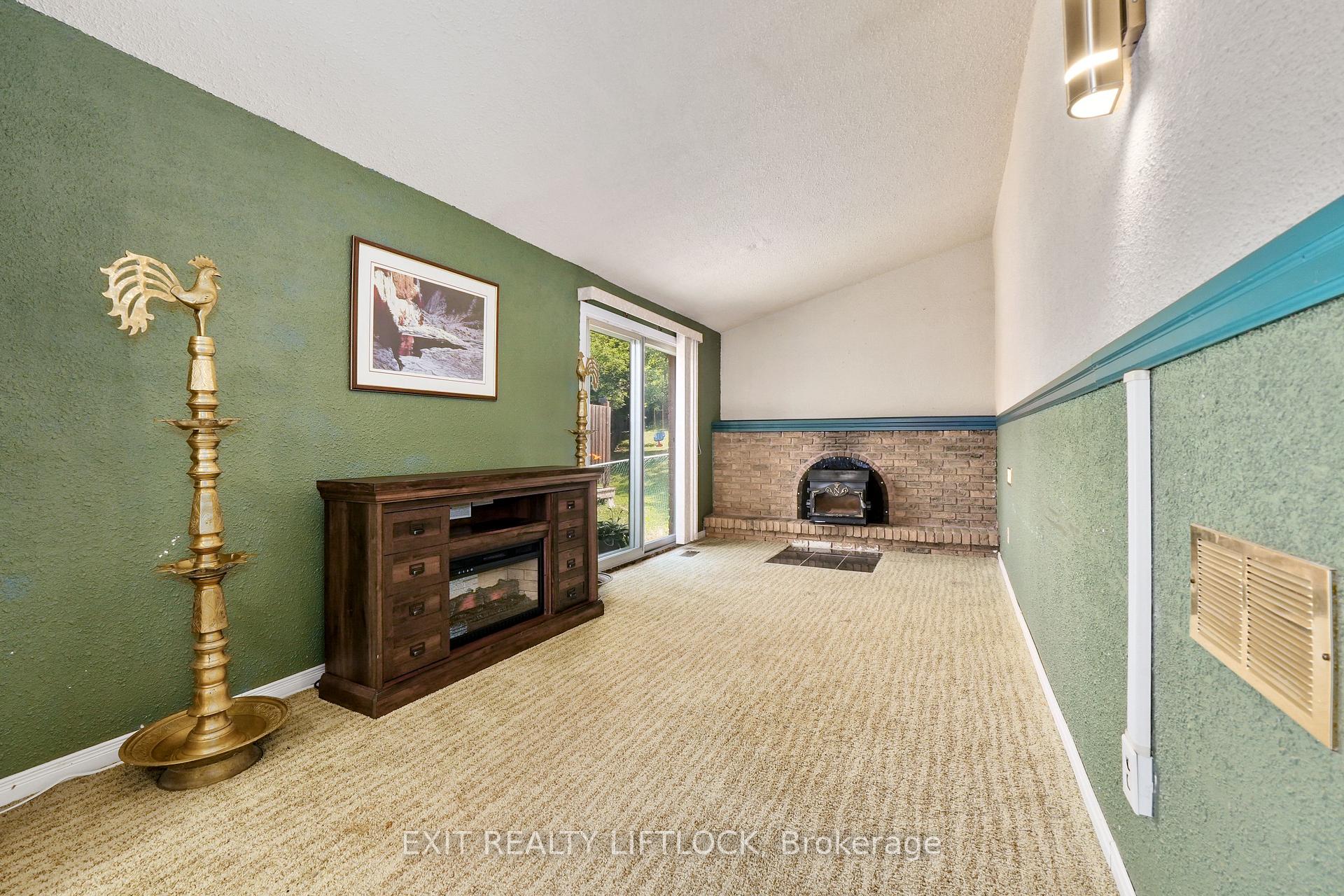Photo 10 of 2102 Walker Avenue, Peterborough, Ashburnham Ward 4 — HOMEH