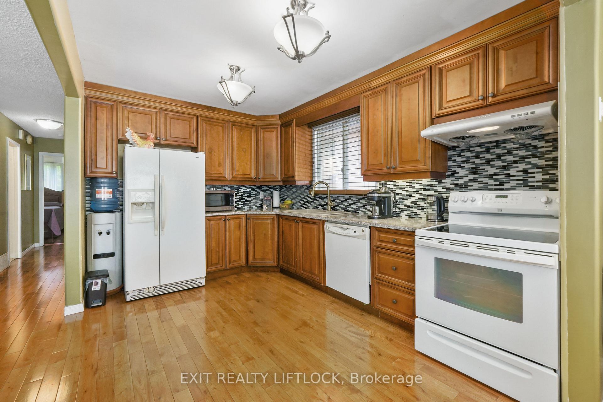 Photo 20 of 2102 Walker Avenue, Peterborough, Ashburnham Ward 4 — HOMEH