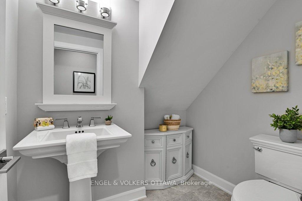 Photo 13 of 960 Arkell Street, Ottawa, Queensway Terrace North — HOMEH