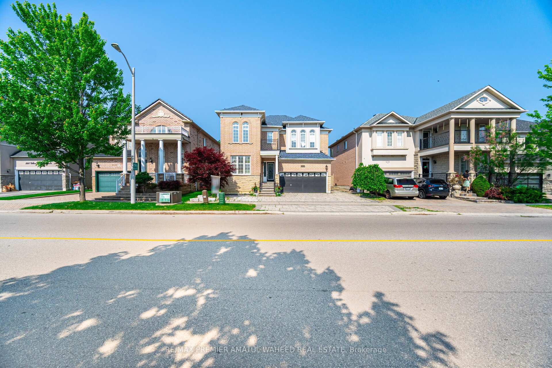 Photo 3 of 236 Vellore Woods Boulevard, Vaughan, Vellore Village — HOMEH