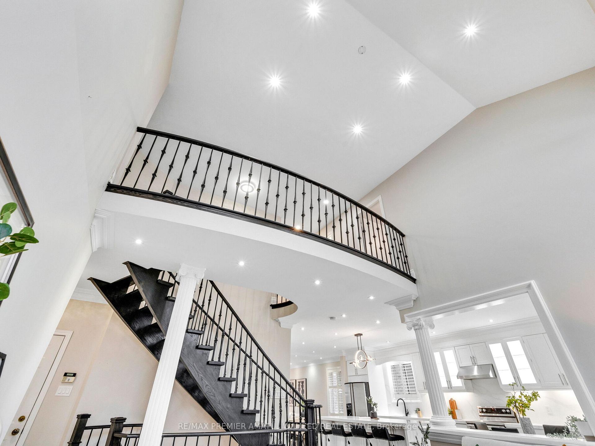 Photo 17 of 236 Vellore Woods Boulevard, Vaughan, Vellore Village — HOMEH