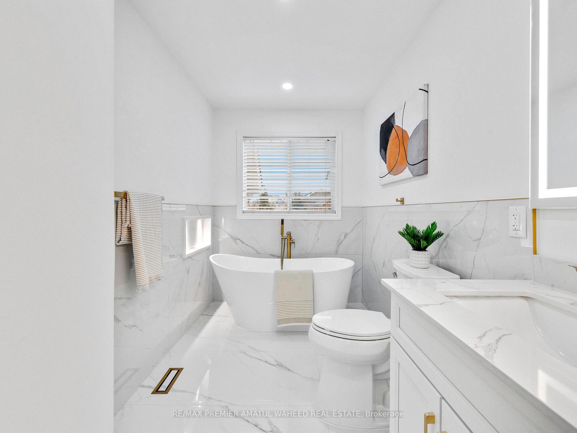 Photo 26 of 236 Vellore Woods Boulevard, Vaughan, Vellore Village — HOMEH