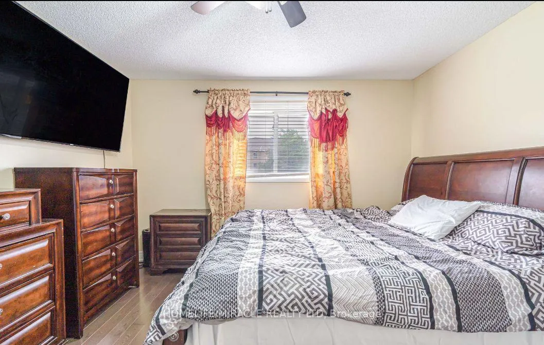Photo 8 of 72 Norma Crescent, Brampton, Westgate — HOMEH
