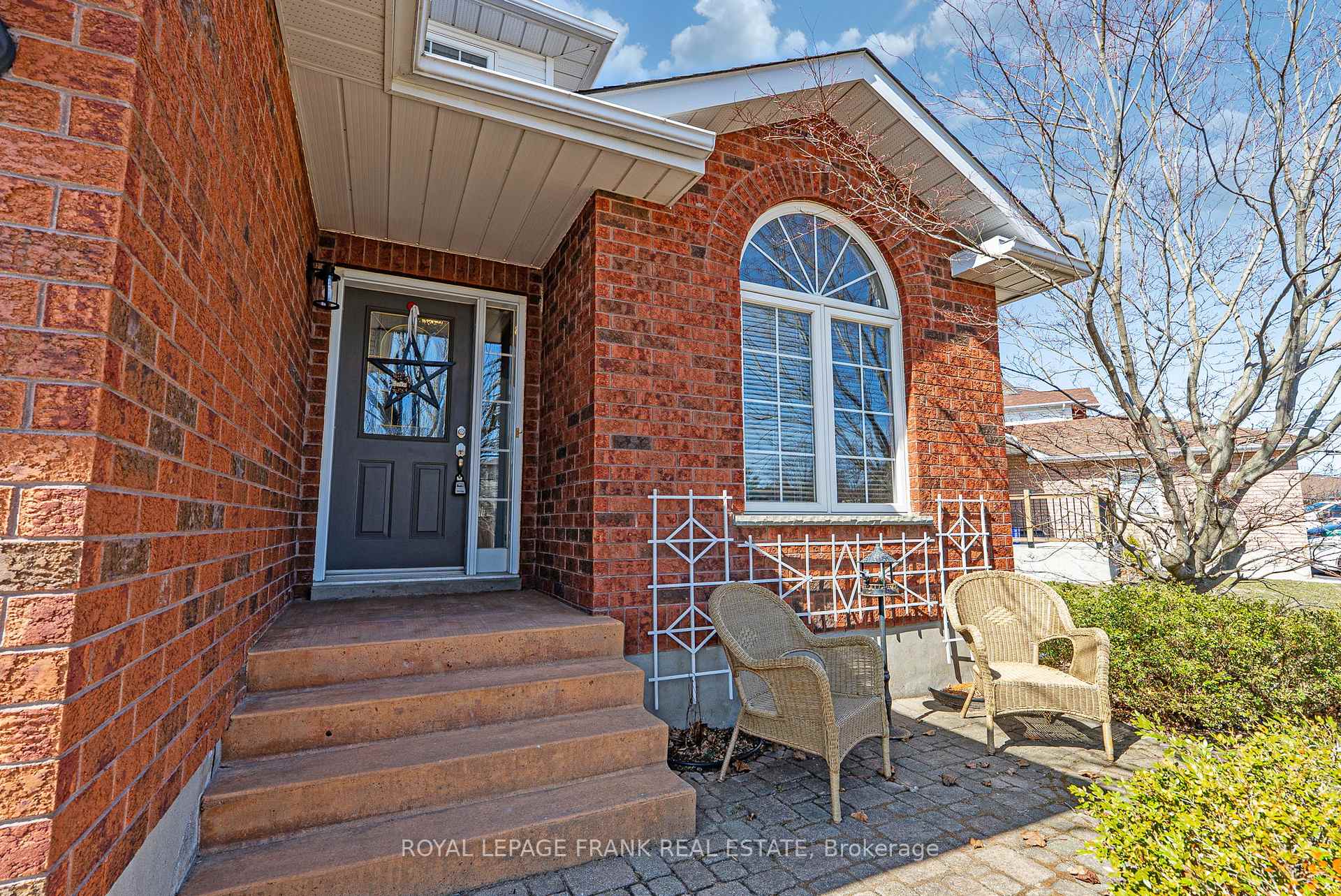 Photo 4 of 148 Niagara Drive, Oshawa, Samac — HOMEH