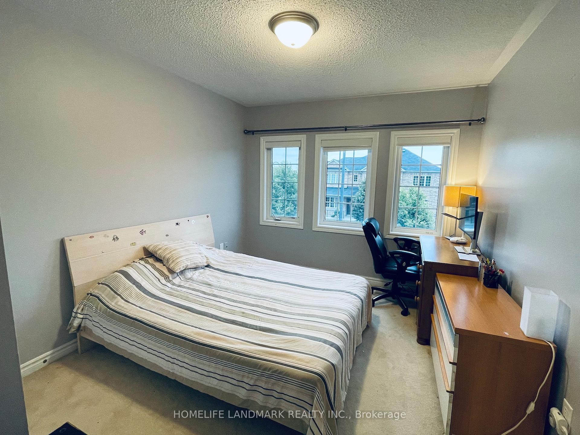 Photo 12 of 18 Lewis Honey Drive, Aurora, Bayview Northeast — HOMEH