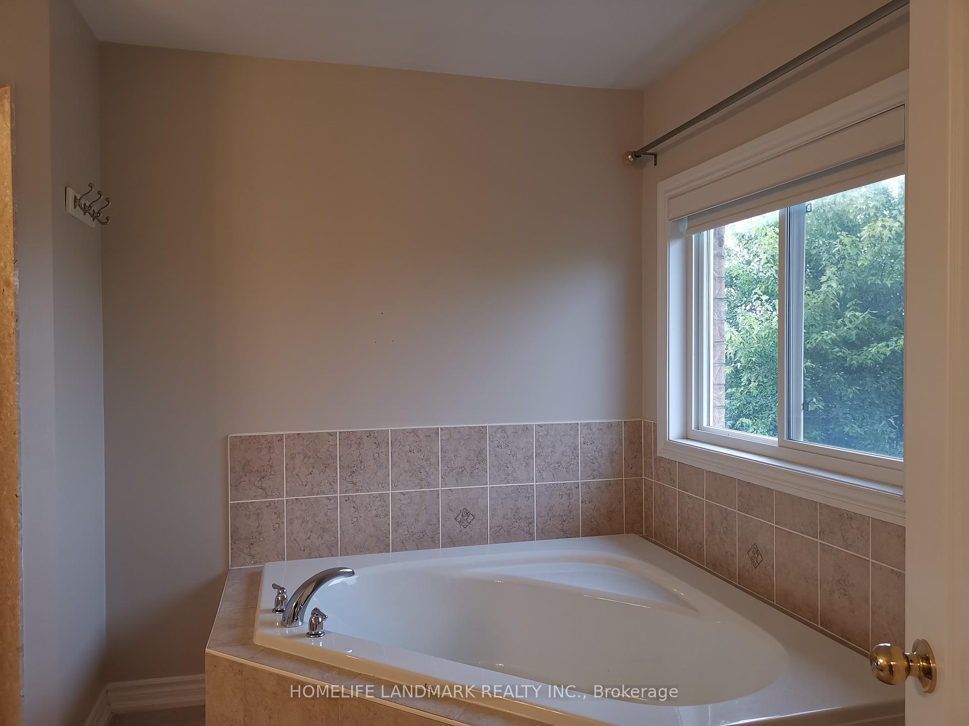 Photo 19 of 18 Lewis Honey Drive, Aurora, Bayview Northeast — HOMEH