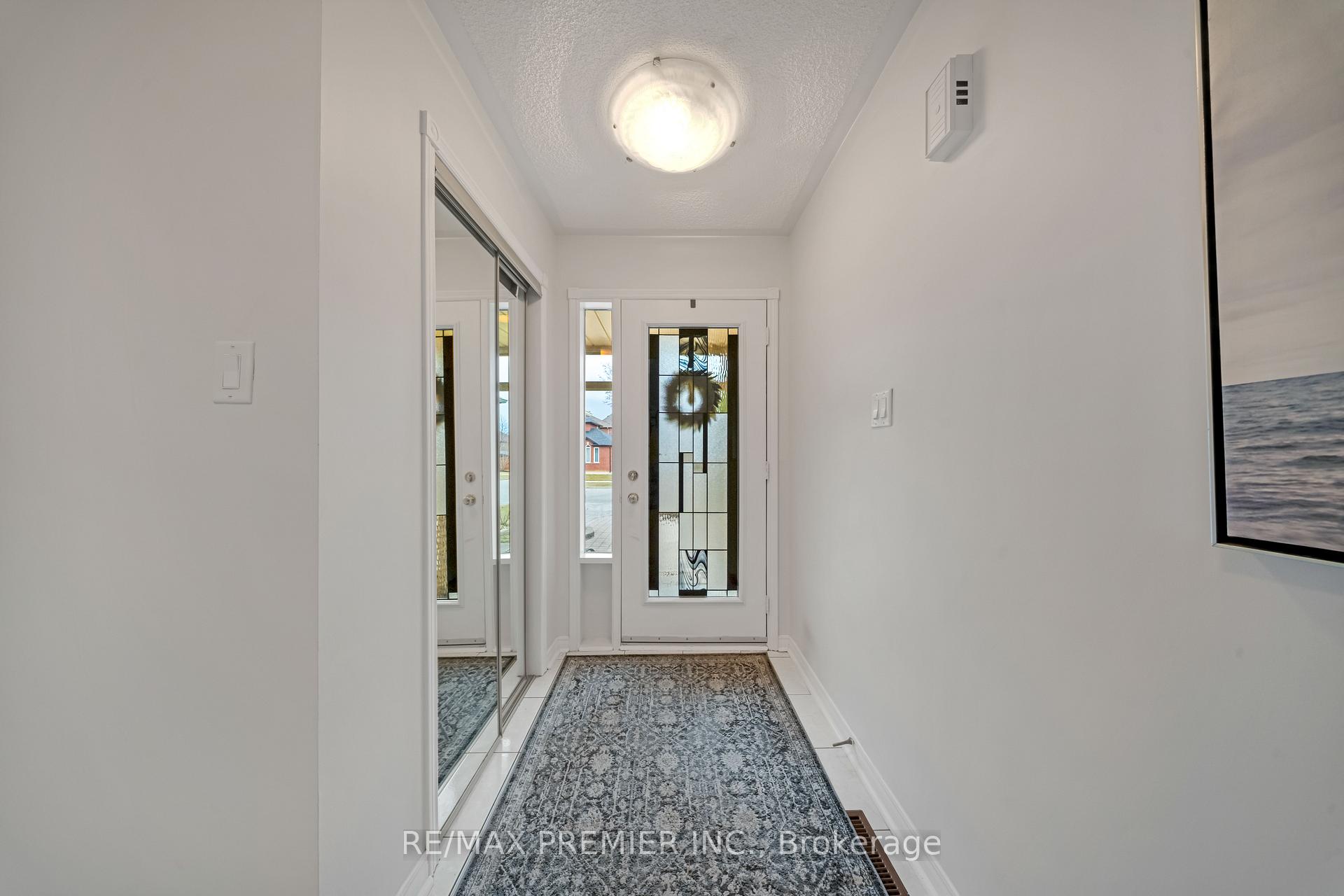 Photo 3 of 173 Andy Crescent, Vaughan, Elder Mills — HOMEH