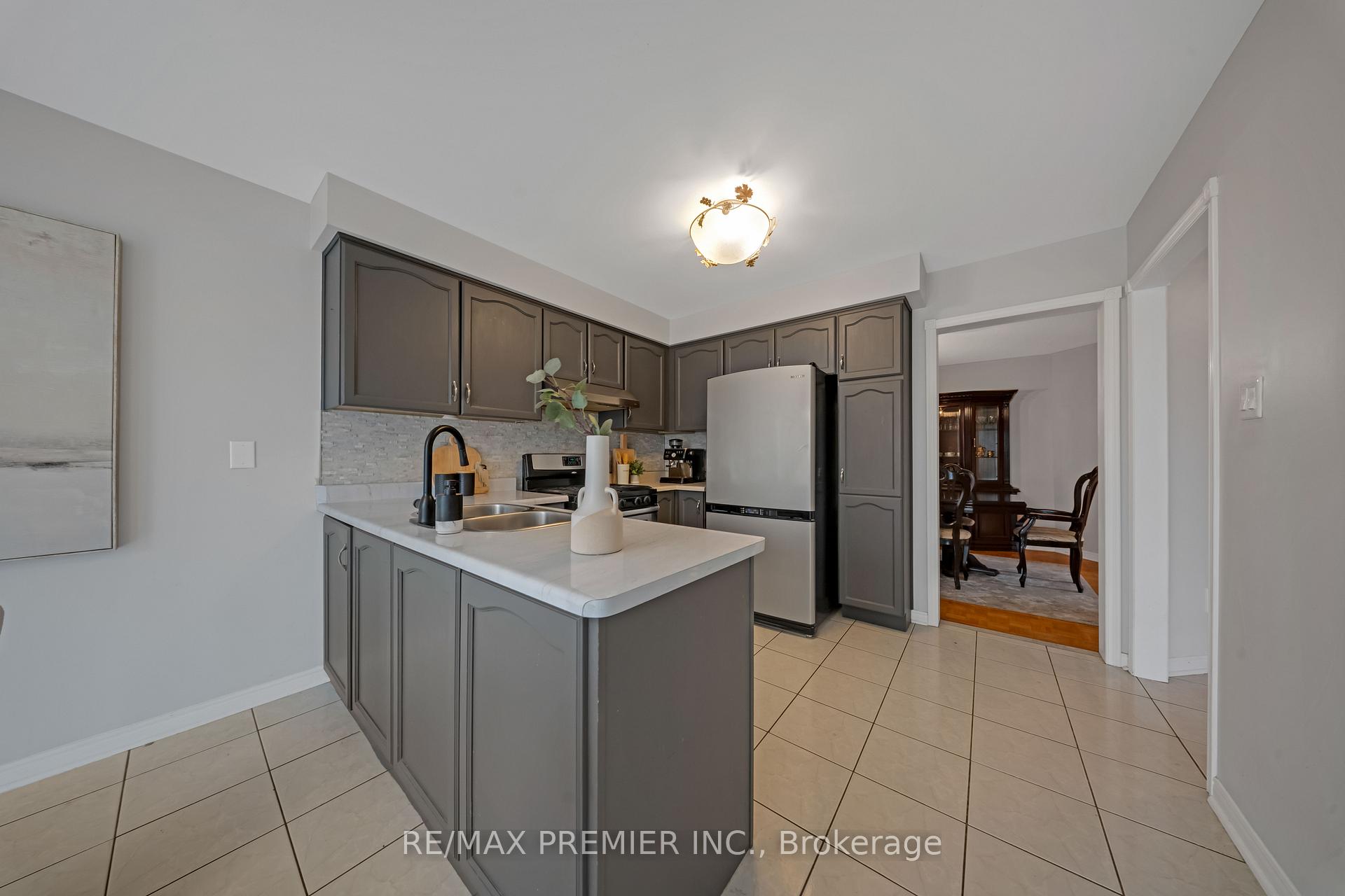 Photo 9 of 173 Andy Crescent, Vaughan, Elder Mills — HOMEH