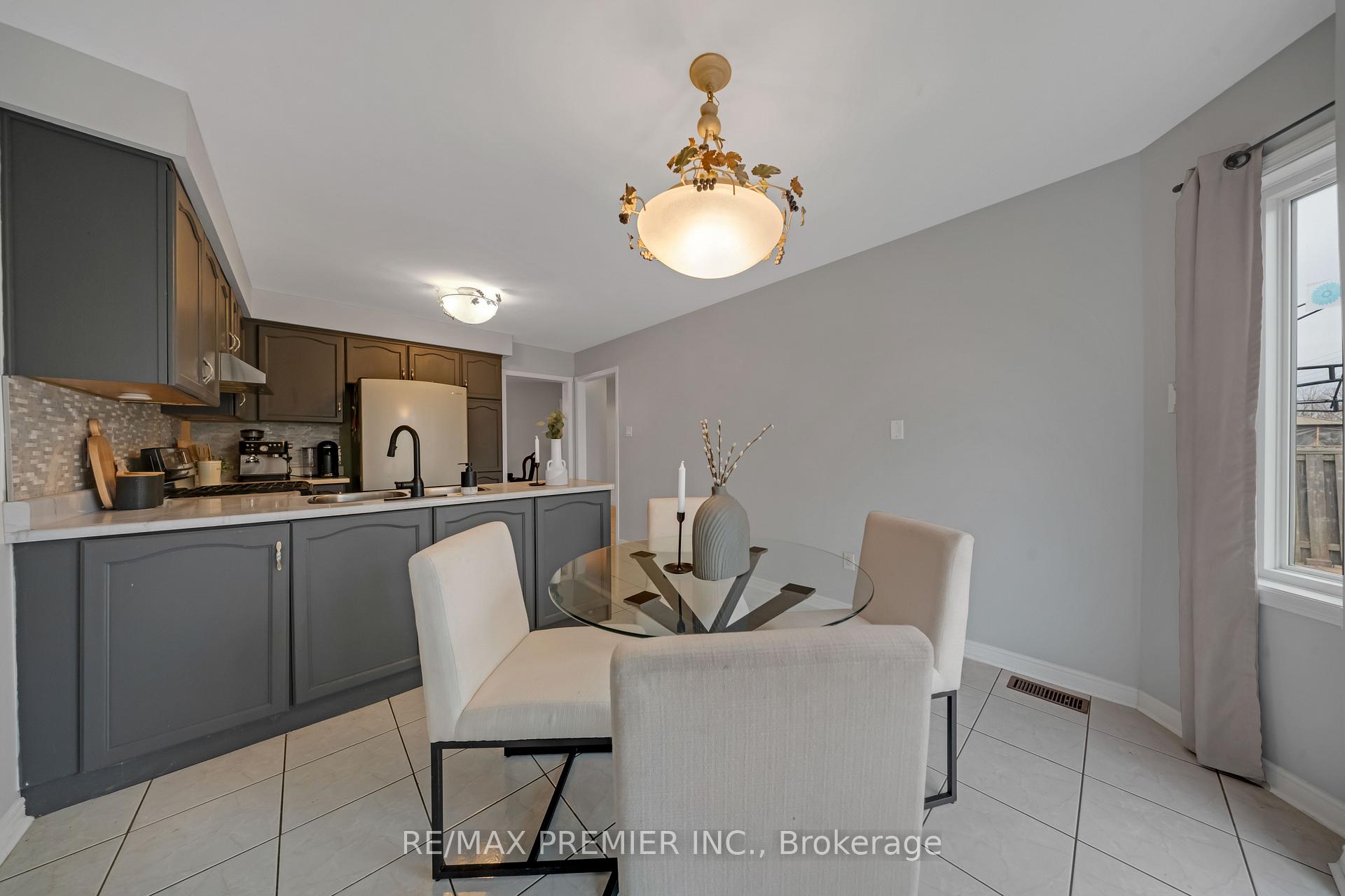 Photo 13 of 173 Andy Crescent, Vaughan, Elder Mills — HOMEH