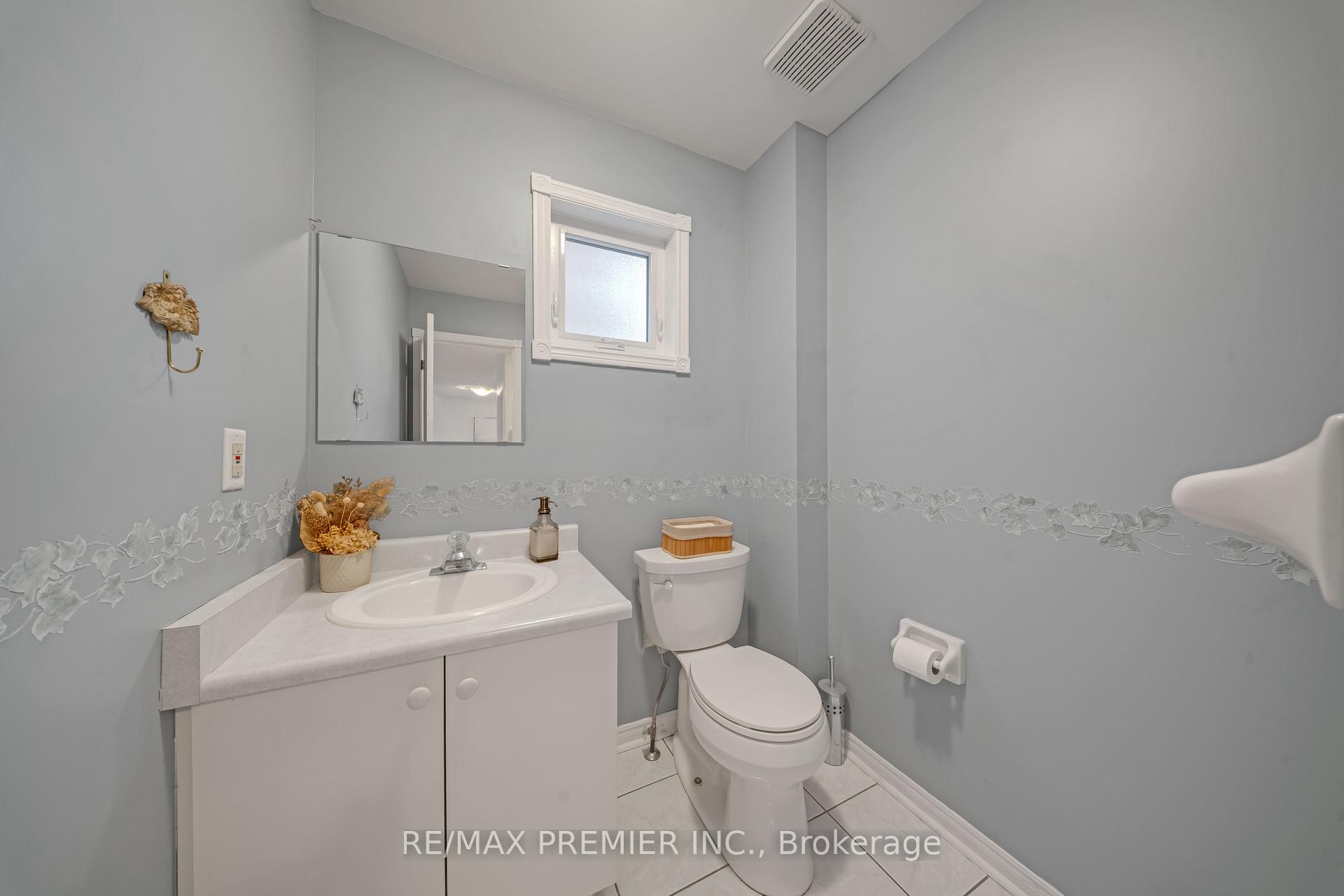 Photo 17 of 173 Andy Crescent, Vaughan, Elder Mills — HOMEH