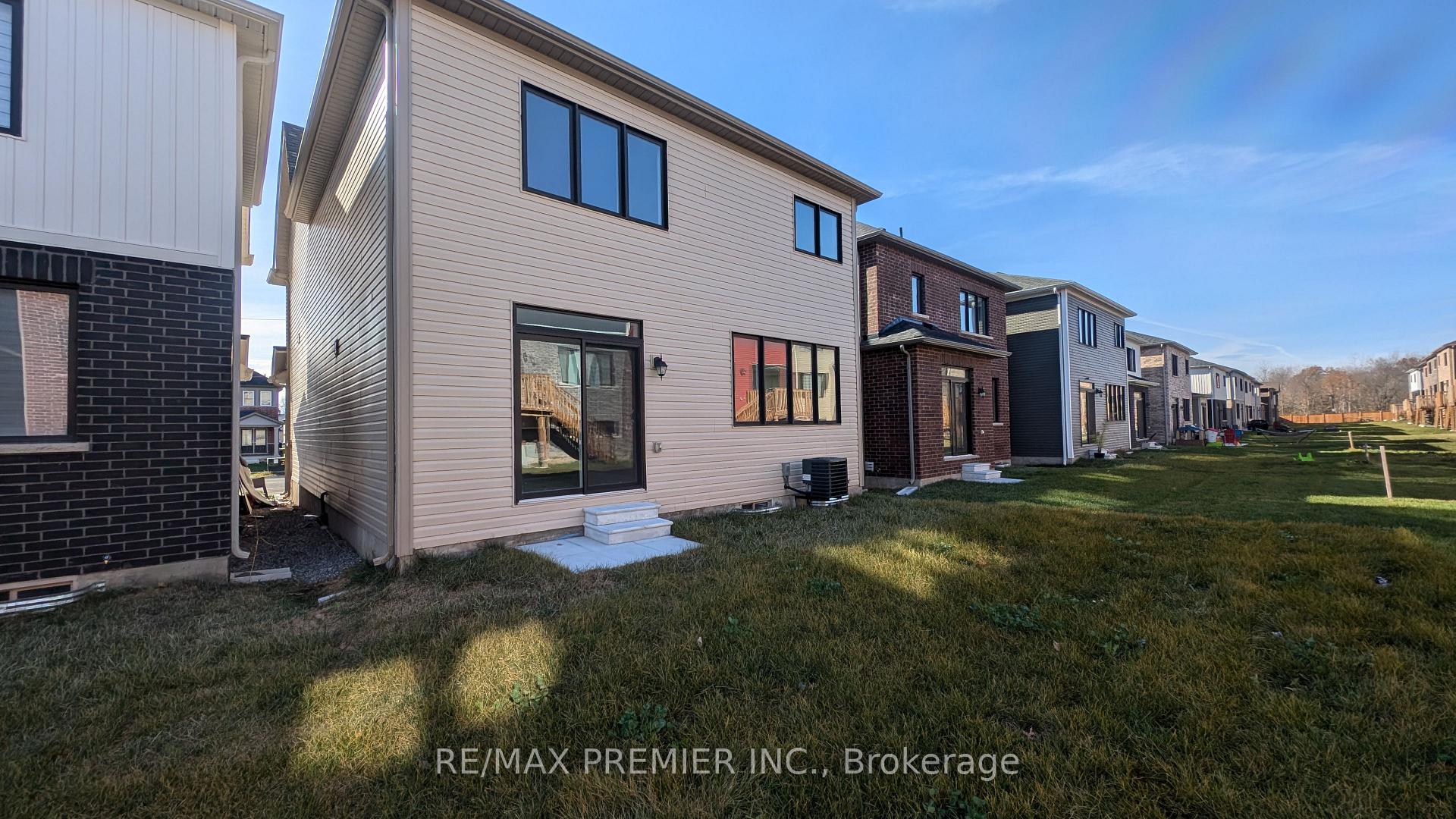 Photo 25 of 286 Forks Road, Welland, Dain City — HOMEH