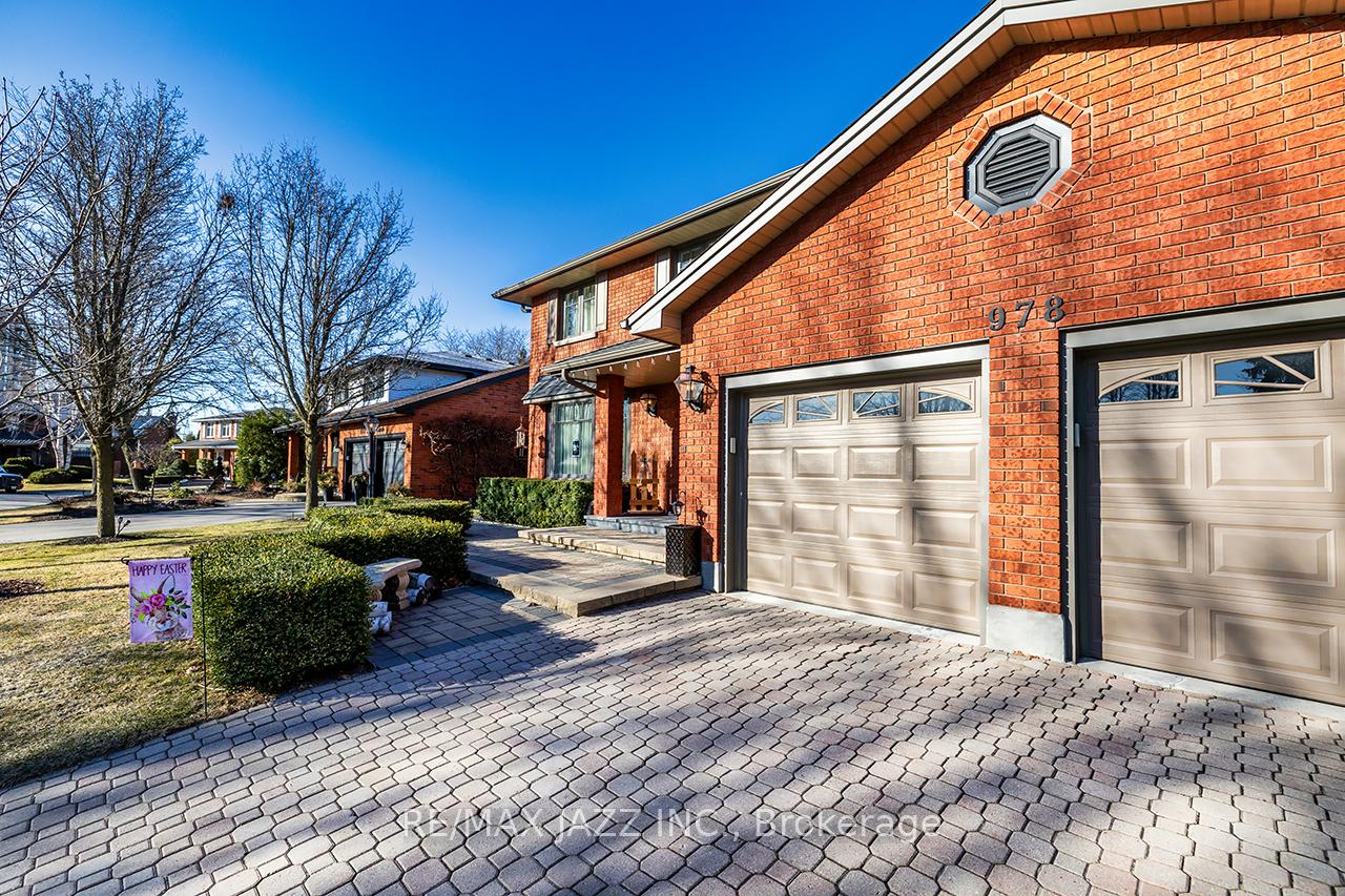 Photo 5 of 978 Tiffany Circle, Oshawa, Centennial — HOMEH