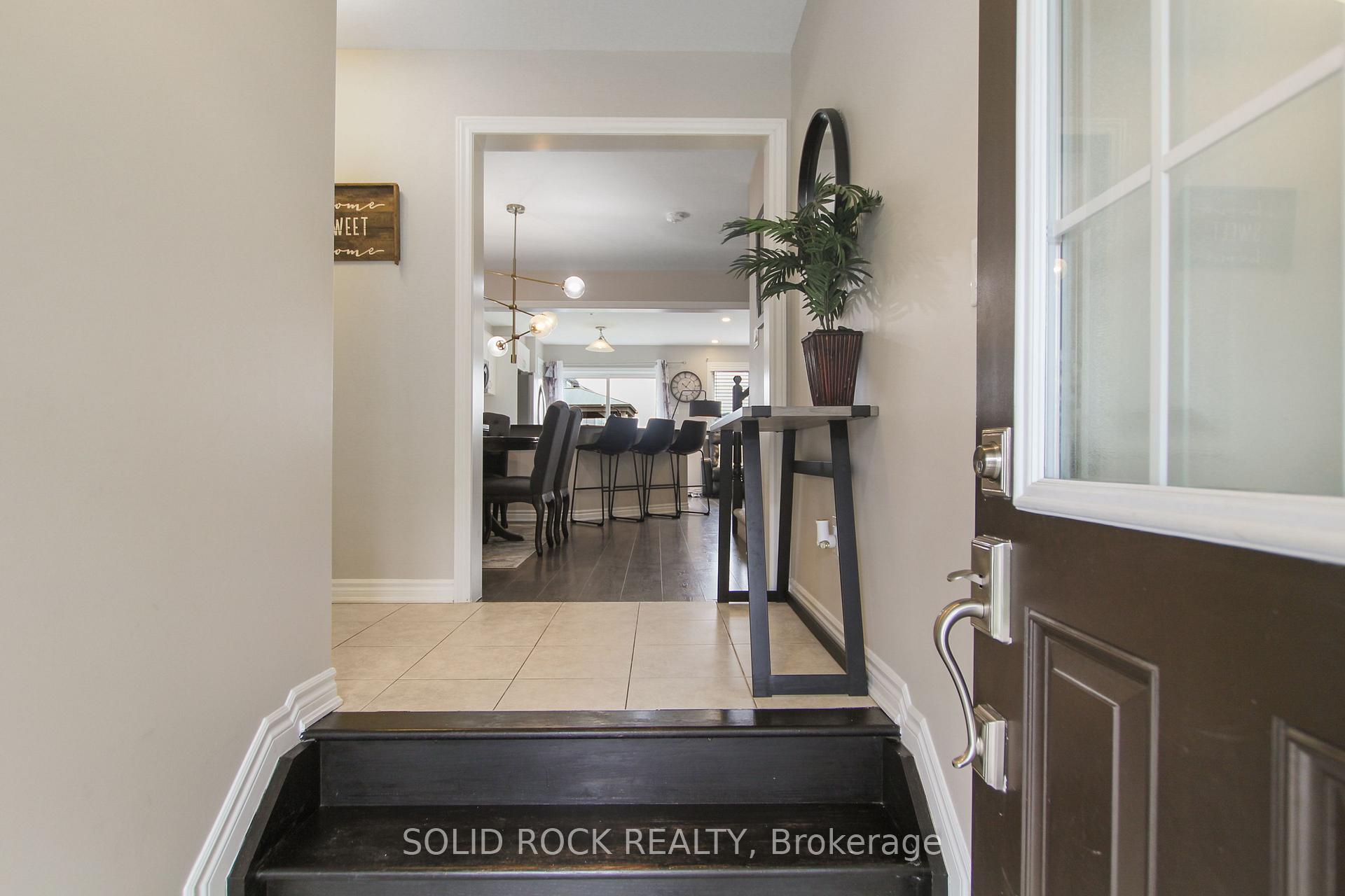 Photo 6 of 306 Sweetfern Crescent, Ottawa, Avalon West — HOMEH