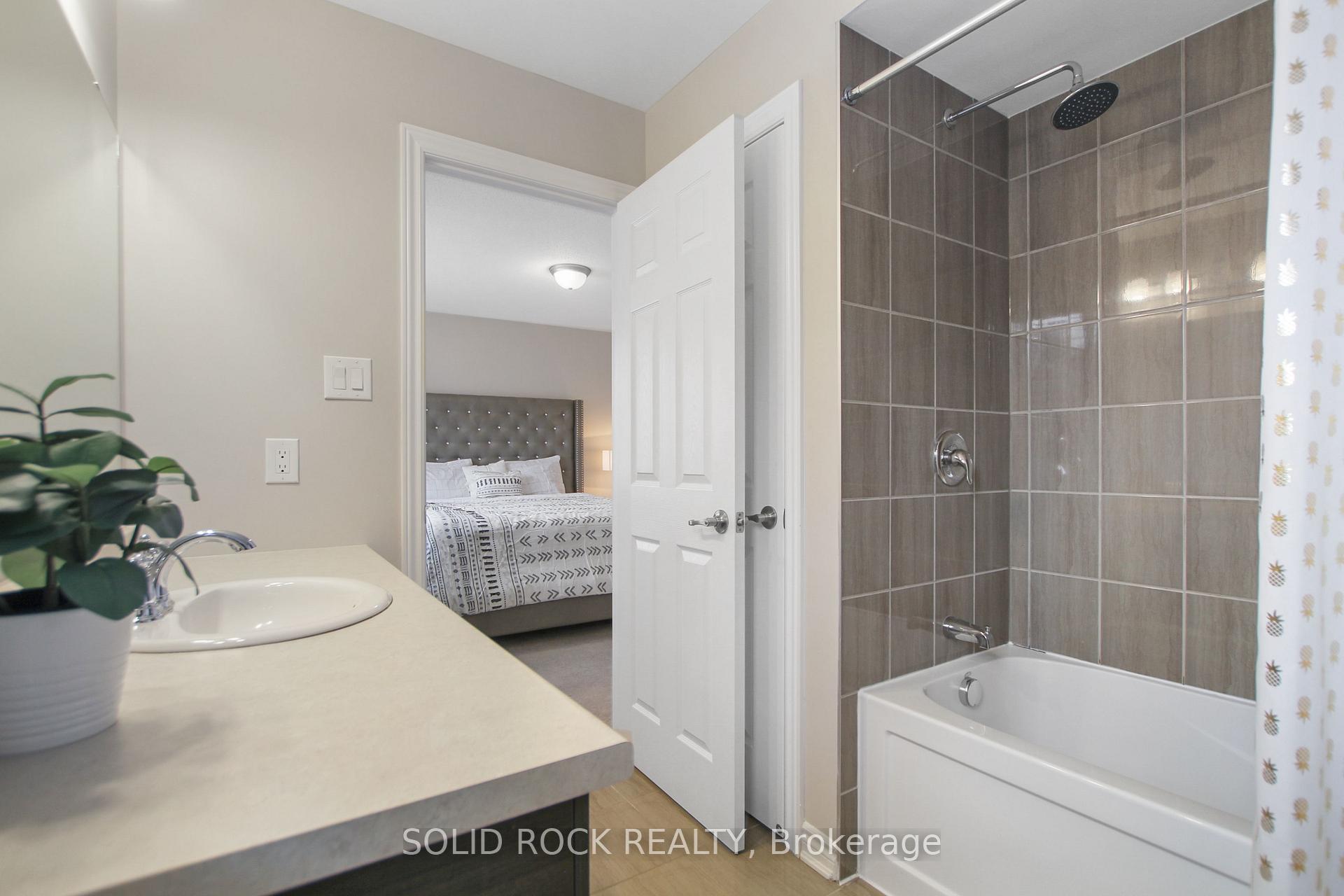 Photo 21 of 306 Sweetfern Crescent, Ottawa, Avalon West — HOMEH