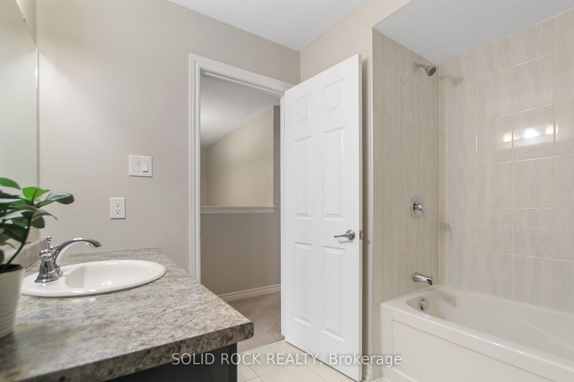 Photo 28 of 306 Sweetfern Crescent, Ottawa, Avalon West — HOMEH