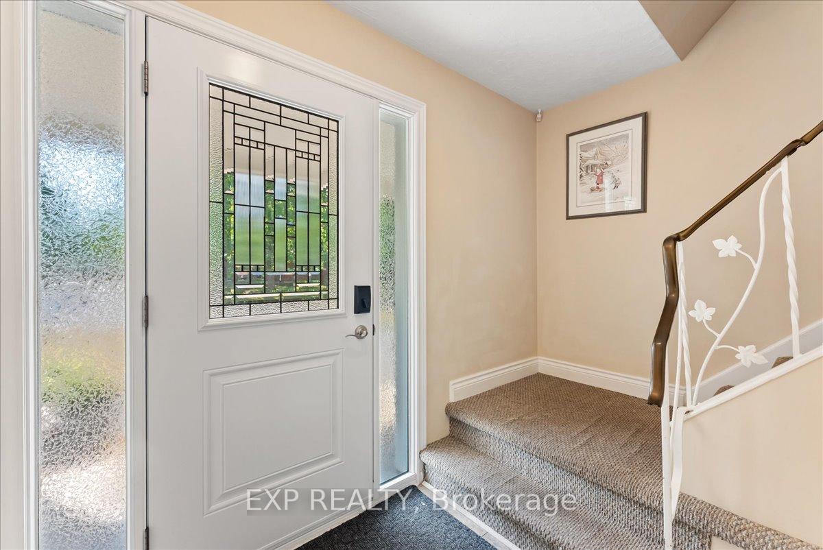 Photo 4 of 822 Foxe Street, Peterborough, Northcrest Ward 5 — HOMEH