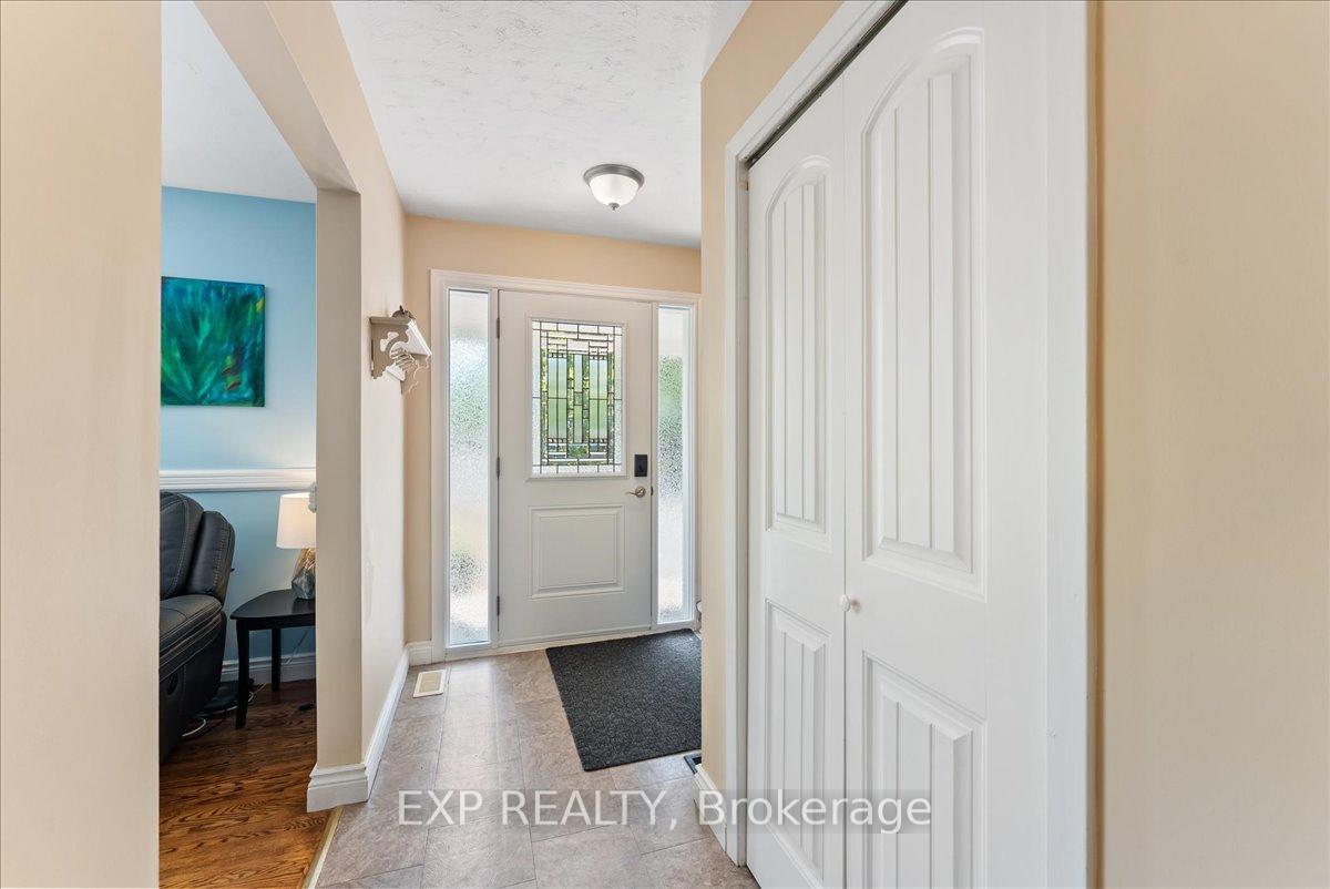Photo 5 of 822 Foxe Street, Peterborough, Northcrest Ward 5 — HOMEH