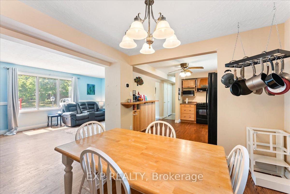 Photo 11 of 822 Foxe Street, Peterborough, Northcrest Ward 5 — HOMEH