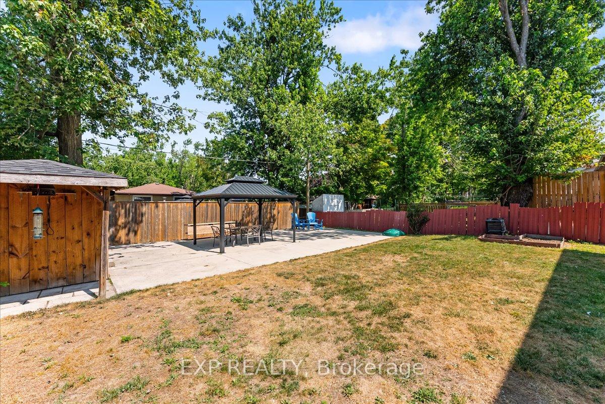 Photo 36 of 822 Foxe Street, Peterborough, Northcrest Ward 5 — HOMEH