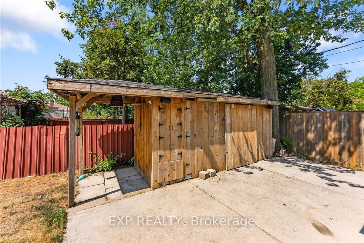 Photo 39 of 822 Foxe Street, Peterborough, Northcrest Ward 5 — HOMEH