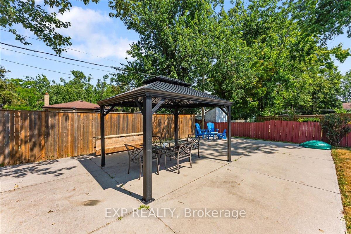 Photo 40 of 822 Foxe Street, Peterborough, Northcrest Ward 5 — HOMEH