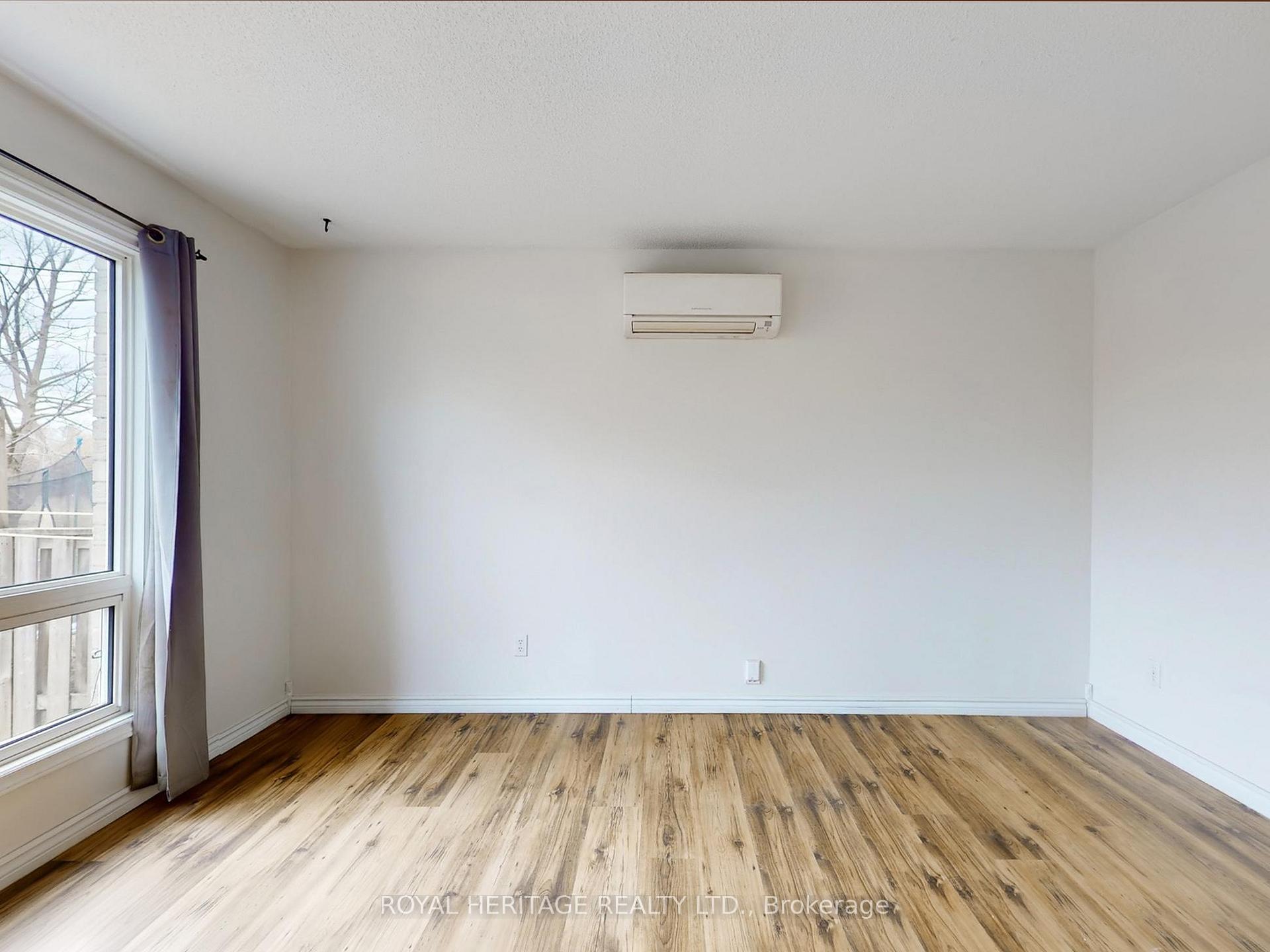 Photo 4 of 1544 Norwill Crescent, Oshawa, Samac — HOMEH