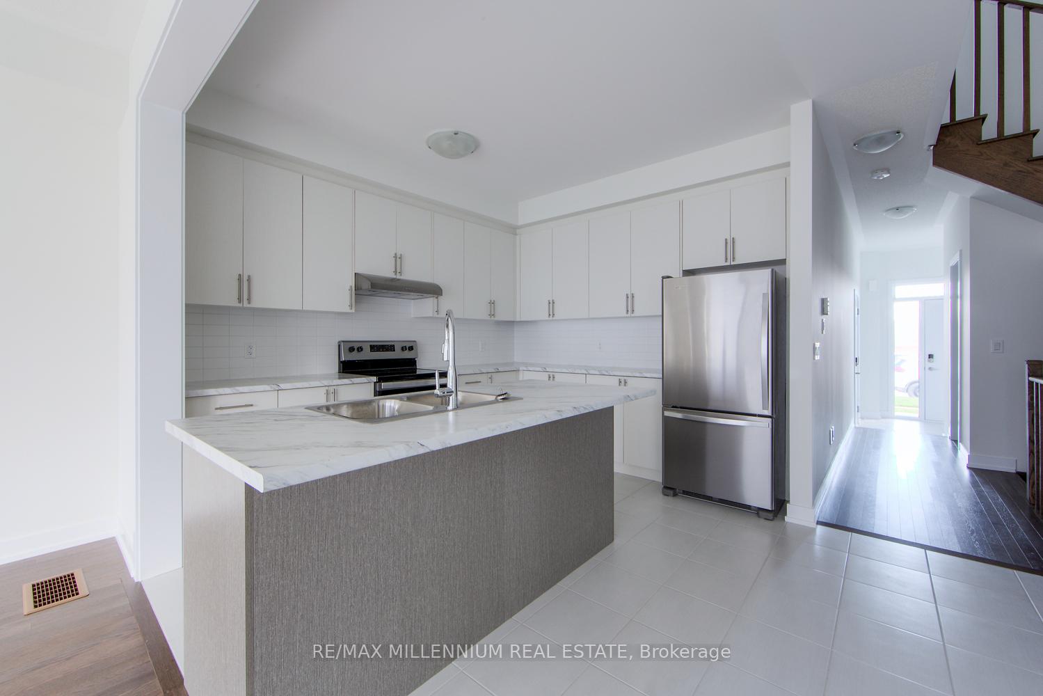 Photo 6 of 1088 Thompson Drive N, Oshawa, Kedron — HOMEH