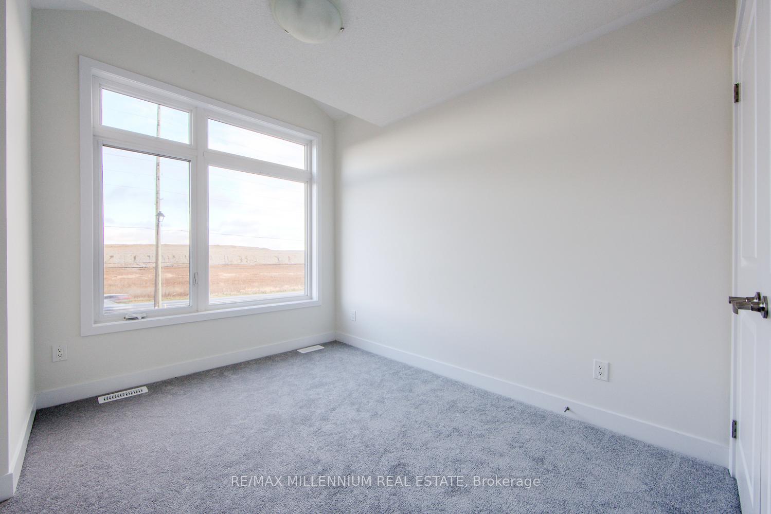 Photo 17 of 1088 Thompson Drive N, Oshawa, Kedron — HOMEH